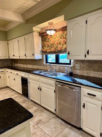 814 Spruce St, Morgan City, LA 70380