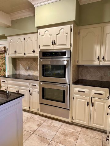 814 Spruce St, Morgan City, LA 70380