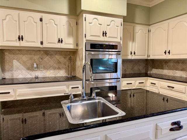 814 Spruce St, Morgan City, LA 70380