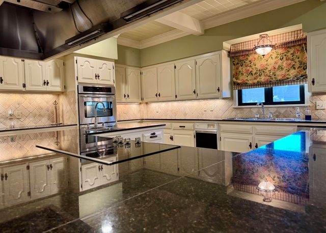 814 Spruce St, Morgan City, LA 70380