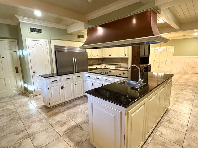 814 Spruce St, Morgan City, LA 70380