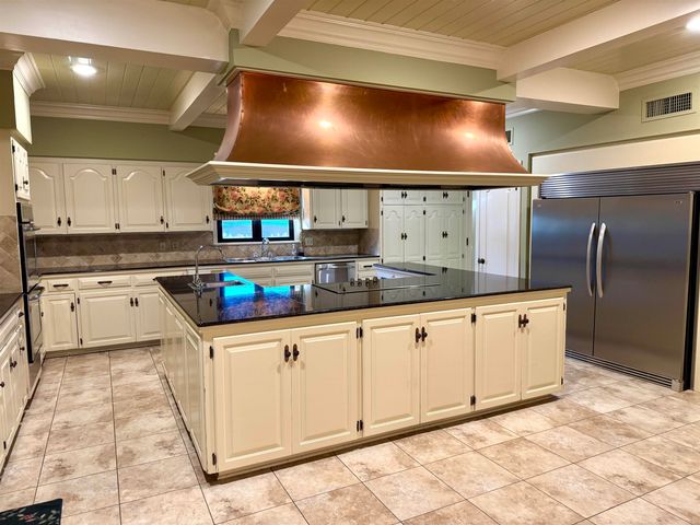 814 Spruce St, Morgan City, LA 70380