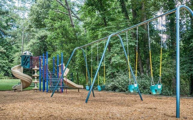 2950 Cedar Knoll Drive, Roswell, GA 30076