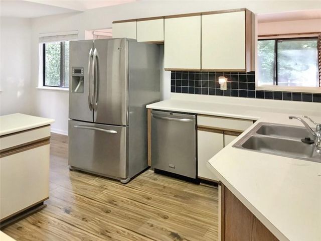 2950 Cedar Knoll Drive, Roswell, GA 30076