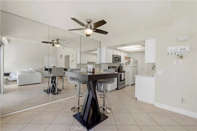 18408 Hatteras Street 44, Tarzana, CA 91356