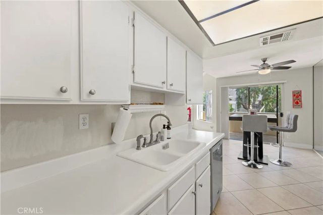 18408 Hatteras Street 44, Tarzana, CA 91356