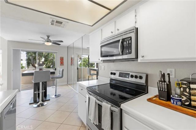 18408 Hatteras Street 44, Tarzana, CA 91356