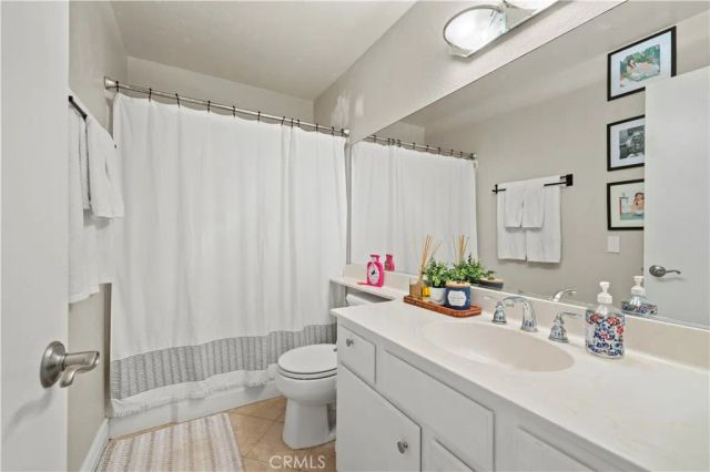 18408 Hatteras Street 44, Tarzana, CA 91356