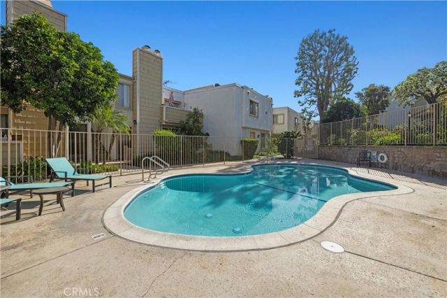 18408 Hatteras Street 44, Tarzana, CA 91356