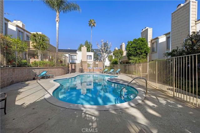 18408 Hatteras Street 44, Tarzana, CA 91356