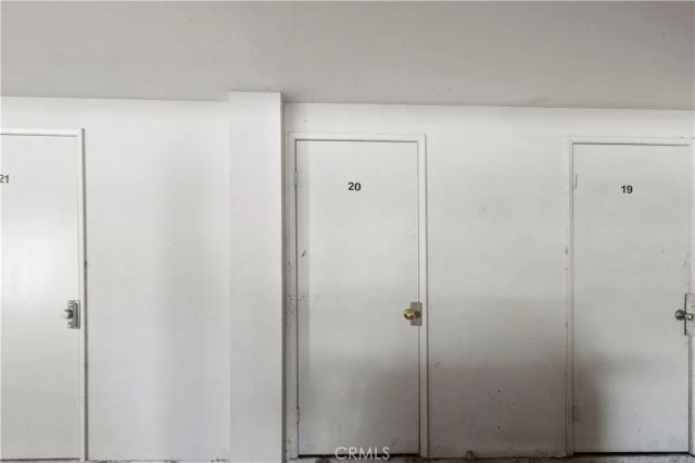 18408 Hatteras Street 44, Tarzana, CA 91356