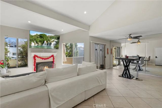 18408 Hatteras Street 44, Tarzana, CA 91356