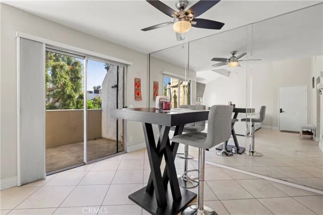 18408 Hatteras Street 44, Tarzana, CA 91356