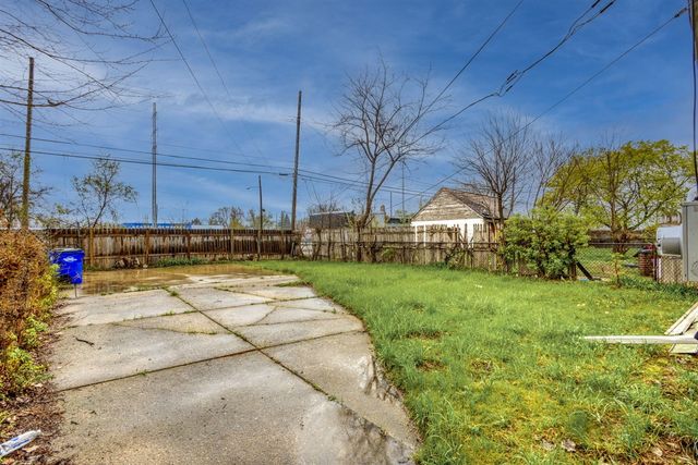 13881 Carlisle Street, Detroit, MI 48205