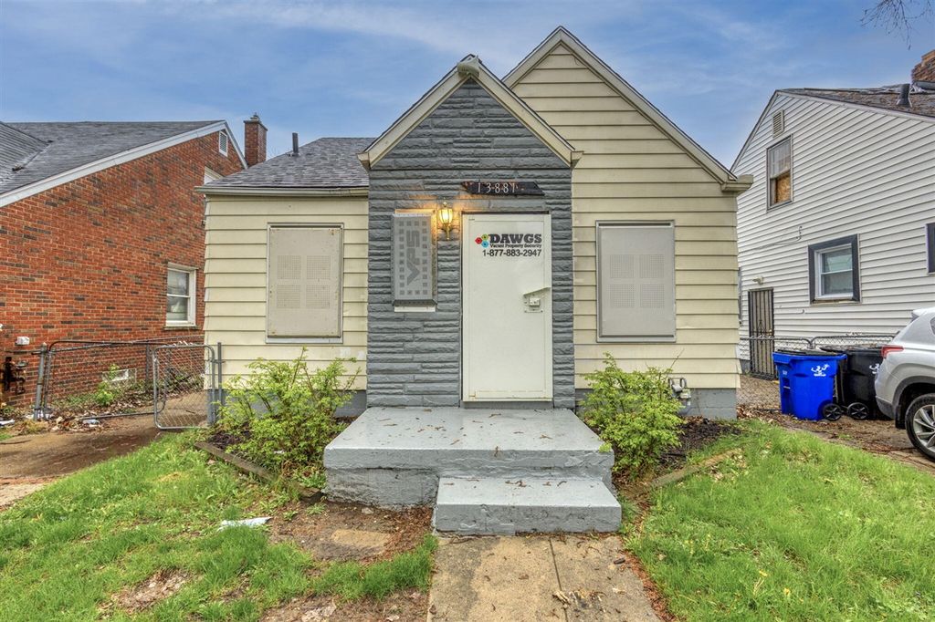 13881 Carlisle Street, Detroit, MI 48205