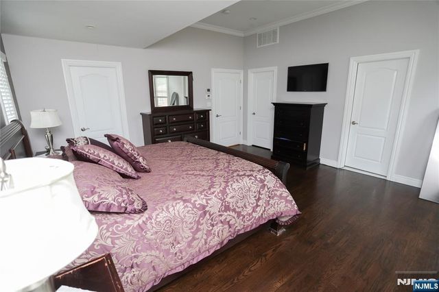 296 Forest Road, Fort Lee, NJ 07024