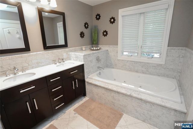 296 Forest Road, Fort Lee, NJ 07024