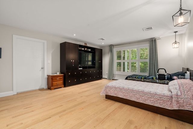 47 Dedham St, Sharon, MA 02067