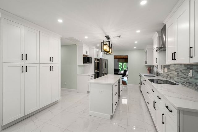47 Dedham St, Sharon, MA 02067