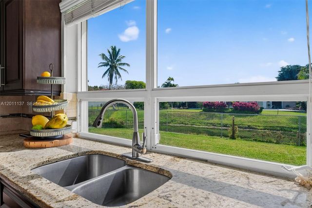 8005 SW 106th St, Miami, FL 33156