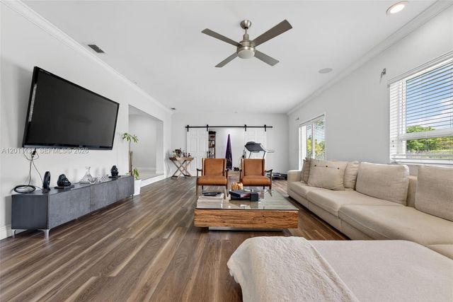 8005 SW 106th St, Miami, FL 33156