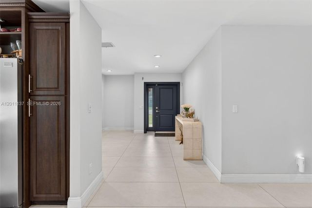 8005 SW 106th St, Miami, FL 33156