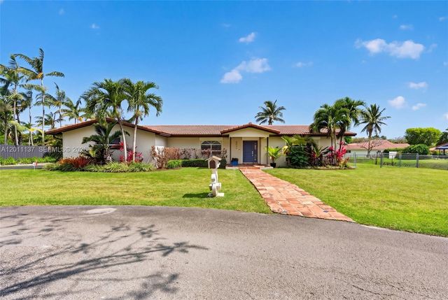 8005 SW 106th St, Miami, FL 33156