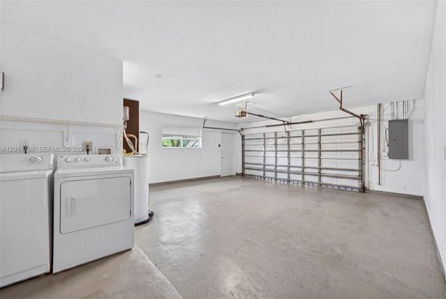 8005 SW 106th St, Miami, FL 33156
