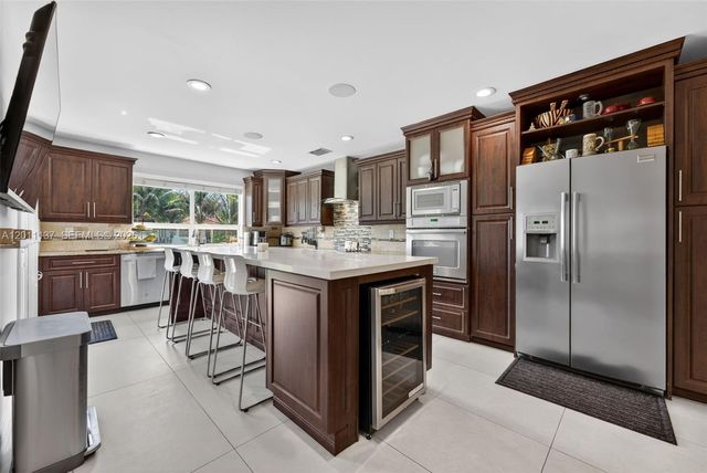 8005 SW 106th St, Miami, FL 33156