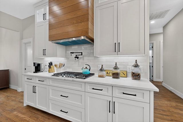 2904 Terrytown Drive, Ennis, TX 75119