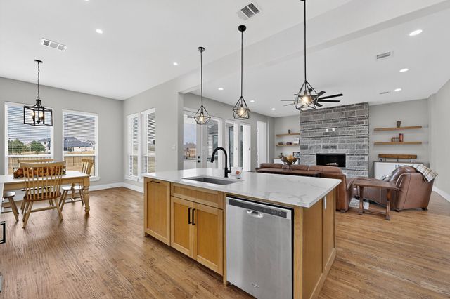 2904 Terrytown Drive, Ennis, TX 75119