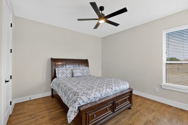 2904 Terrytown Drive, Ennis, TX 75119