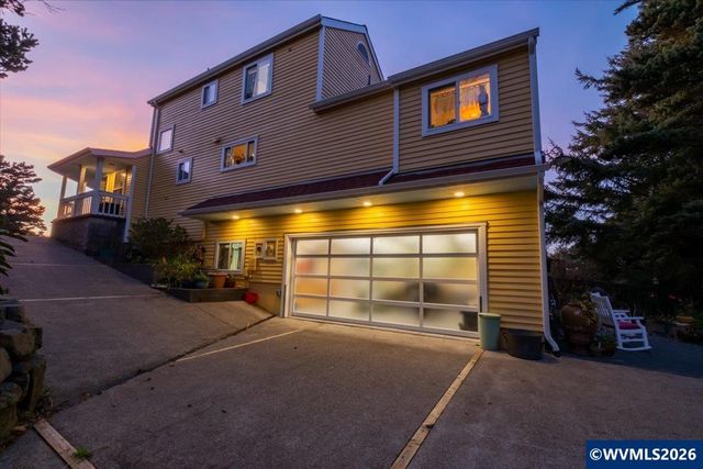 2540 NW Pacific St, Newport, OR 97365