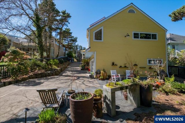 2540 NW Pacific St, Newport, OR 97365