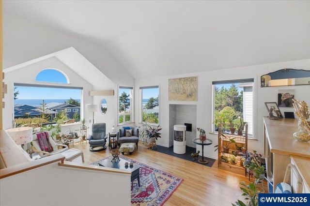 2540 NW Pacific St, Newport, OR 97365