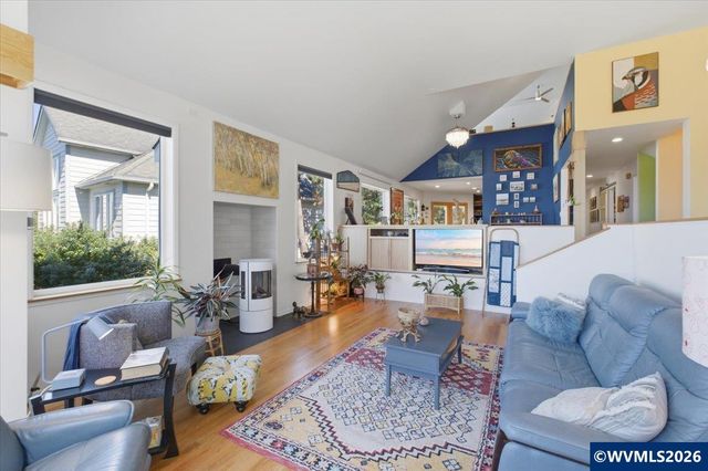 2540 NW Pacific St, Newport, OR 97365