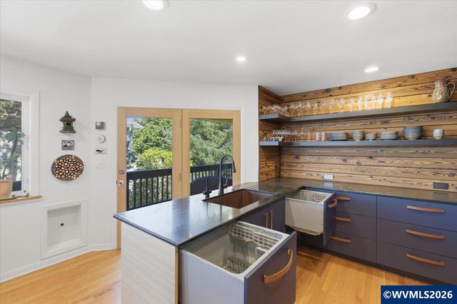 2540 NW Pacific St, Newport, OR 97365