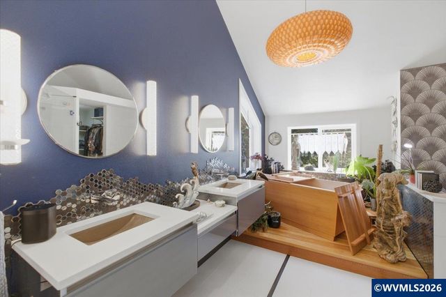 2540 NW Pacific St, Newport, OR 97365