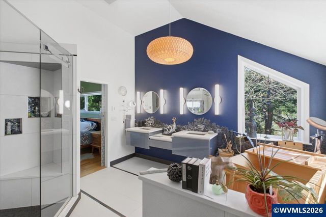 2540 NW Pacific St, Newport, OR 97365