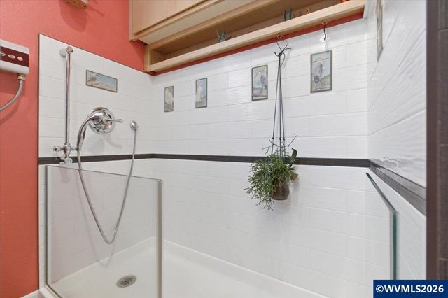 2540 NW Pacific St, Newport, OR 97365