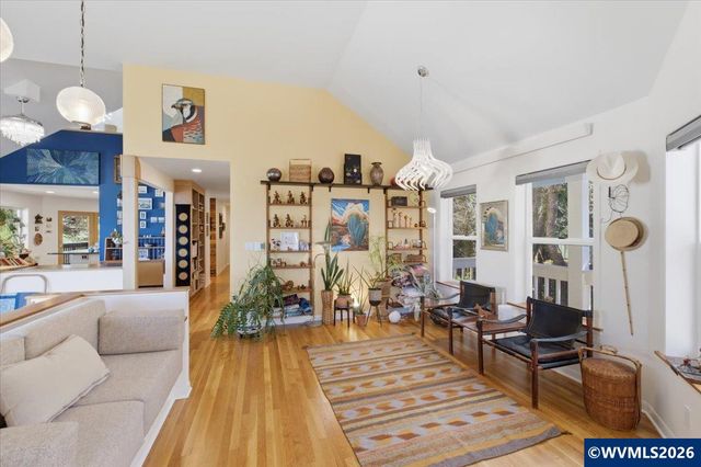 2540 NW Pacific St, Newport, OR 97365