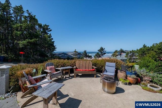 2540 NW Pacific St, Newport, OR 97365