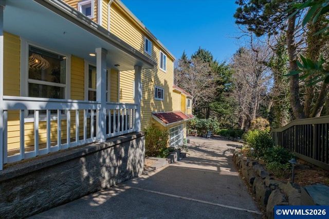 2540 NW Pacific St, Newport, OR 97365