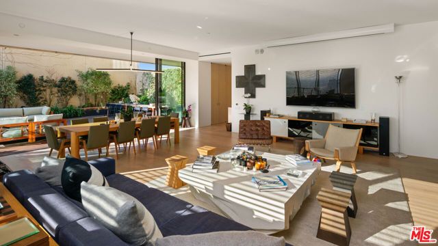 9040 W Sunset Boulevard 1004, West Hollywood, CA 90069