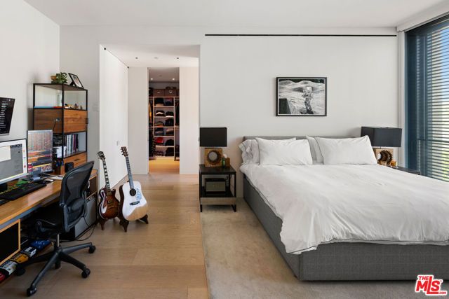 9040 W Sunset Boulevard 1004, West Hollywood, CA 90069