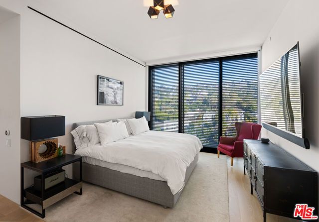 9040 W Sunset Boulevard 1004, West Hollywood, CA 90069