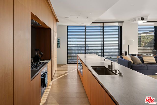 9040 W Sunset Boulevard 1004, West Hollywood, CA 90069