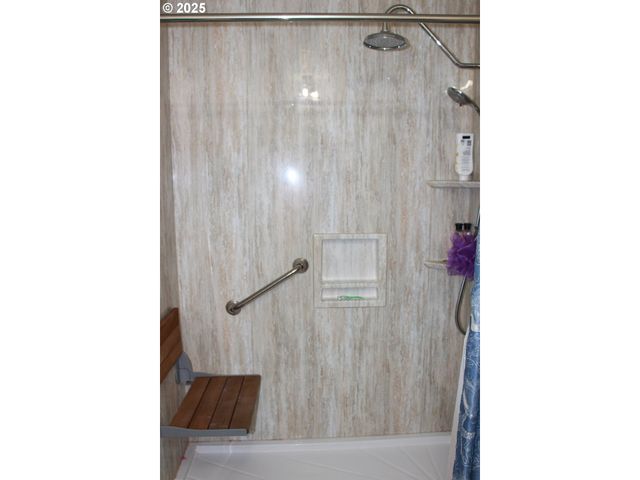 1783 VIEW St, Myrtle Point, OR 97458