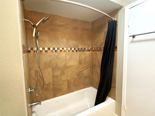 2704 Winding Creek Drive, Carrollton, TX 75007