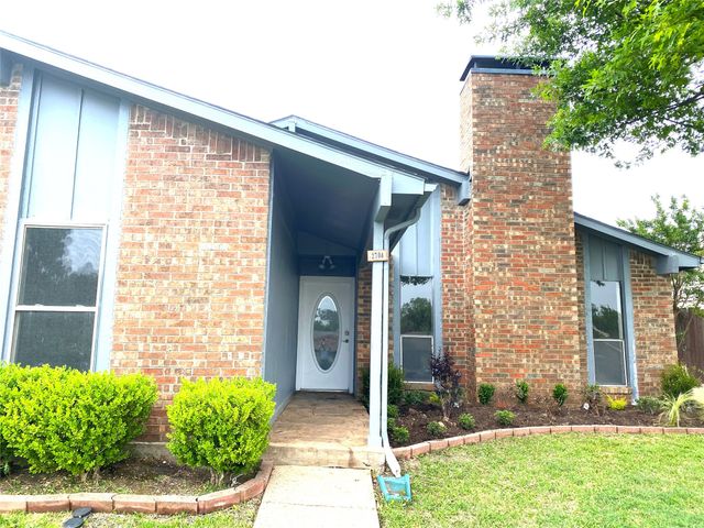 2704 Winding Creek Drive, Carrollton, TX 75007